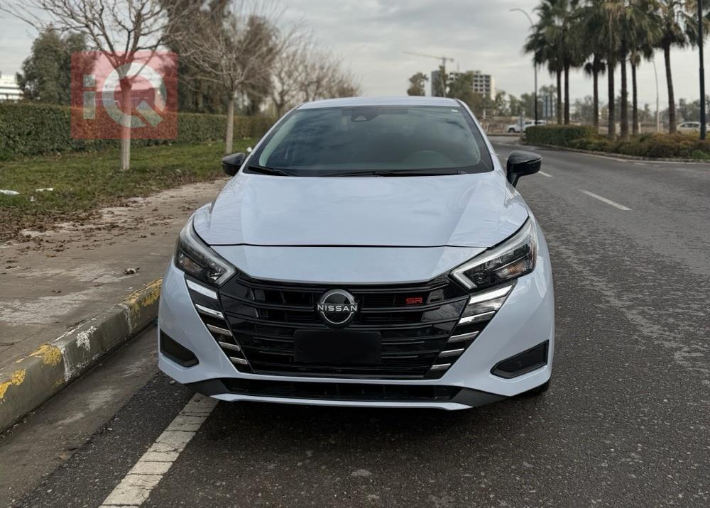 نيسان فيرسا